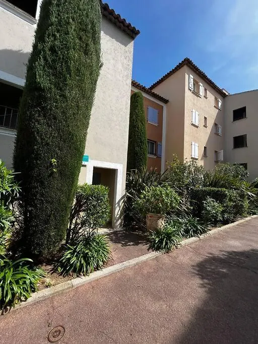 Bel Appartement Au Coeur De La Marina Port Cogolin Apartamento